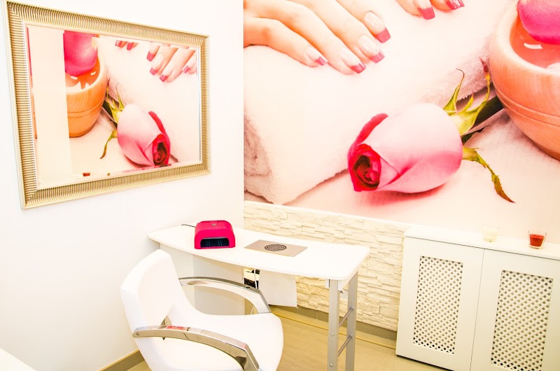 Salon Urody Elegante - Salon Kosmetyczny Fryzjer Przedłużanie Rzęs