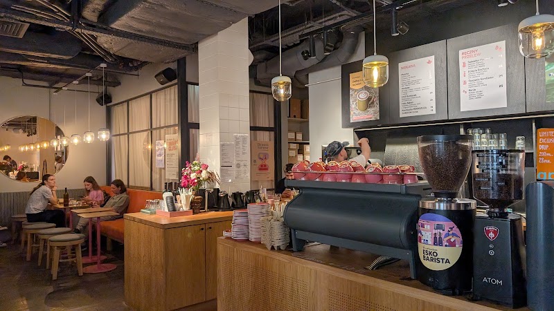 Coffeedesk Kawiarnia - Próżna
