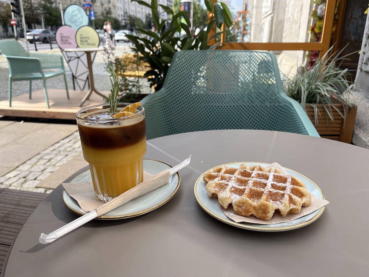 White Bear Coffee Warszawa Marszałkowska — Cafe